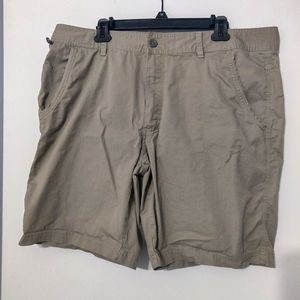 Columbia Omni Shade shorts 38W 10L